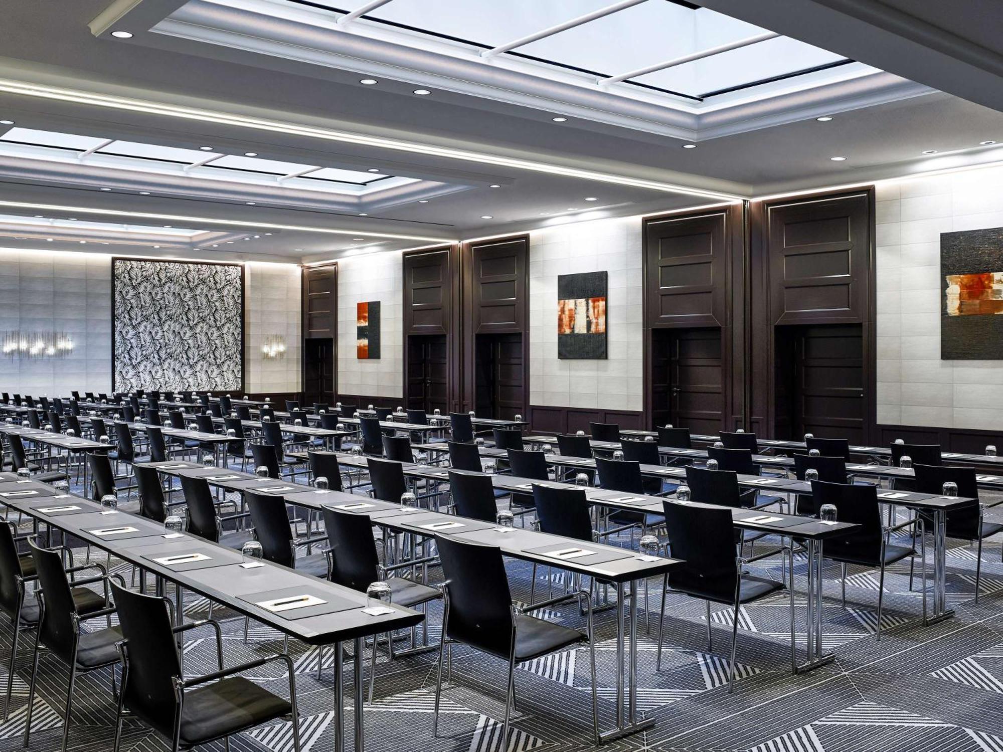 Отель Sofitel Frankfurt Opera Франкфурт-на-Майне Экстерьер фото The ballroom